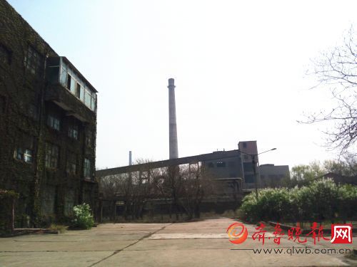 齐鲁晚报3月30日讯30日上午，历城化肥厂小区举办供暖设施成功改造庆祝大会，庆祝该小区成功加入了济南热力公司集中供暖，告别了小开云电子球赛中国有限公司供暖。根据济南市的要求，城区134台35吨以下的燃煤供暖开云电子球赛中国有限公司今冬供暖前必须淘汰升级，将不再供暖。